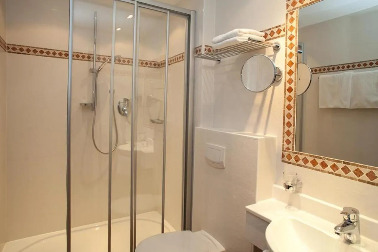 Groebl-Alm Hotel Mittenwald 3*,