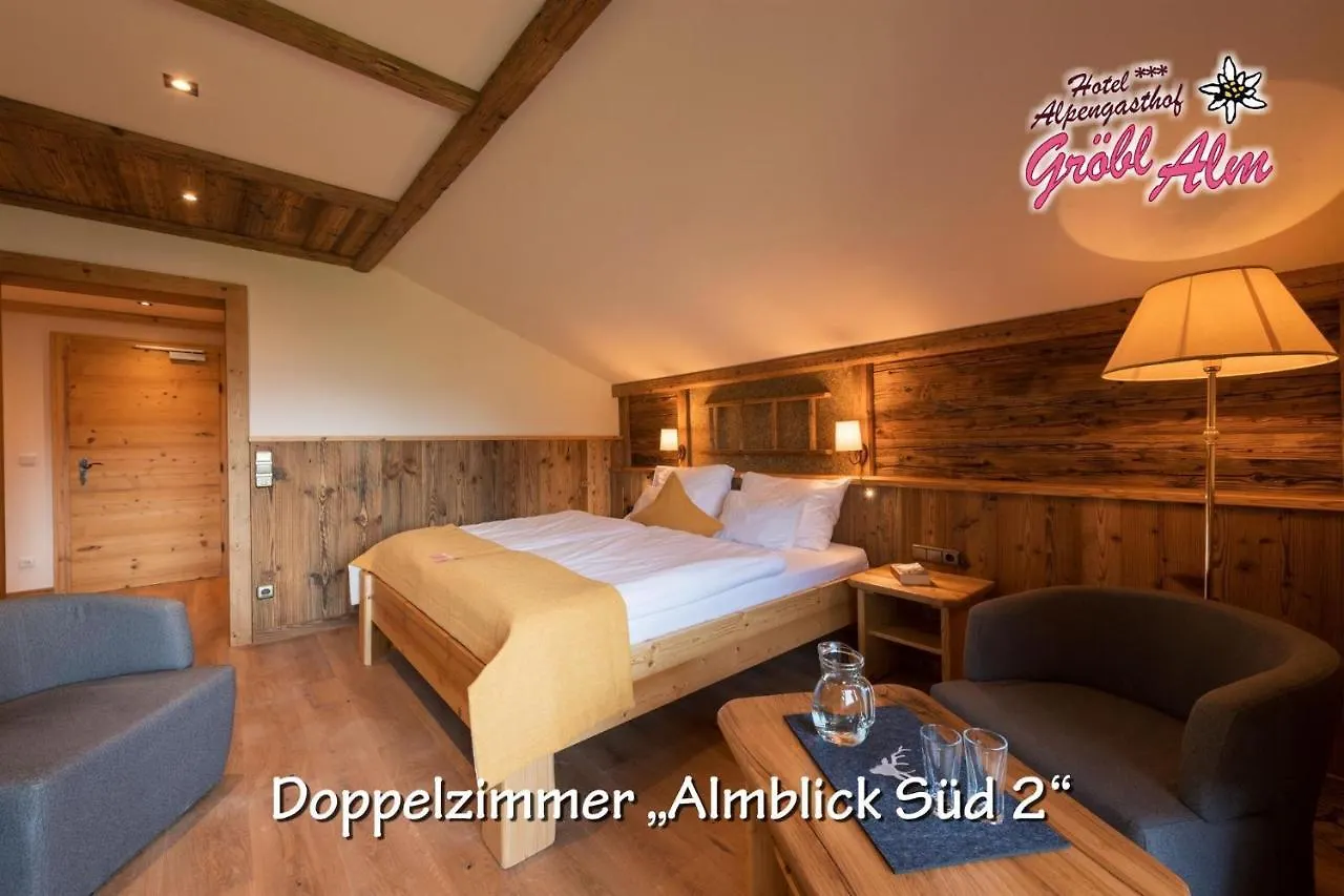 Groebl-Alm Hotel Mittenwald 3*,