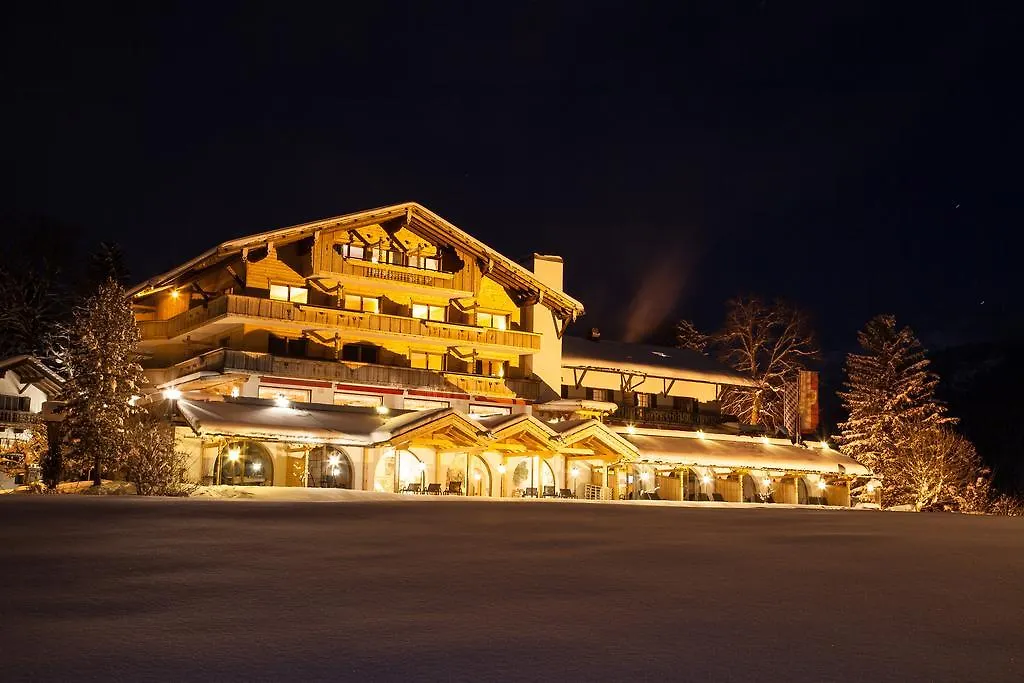 Groebl-Alm Hotel Mittenwald 3*,