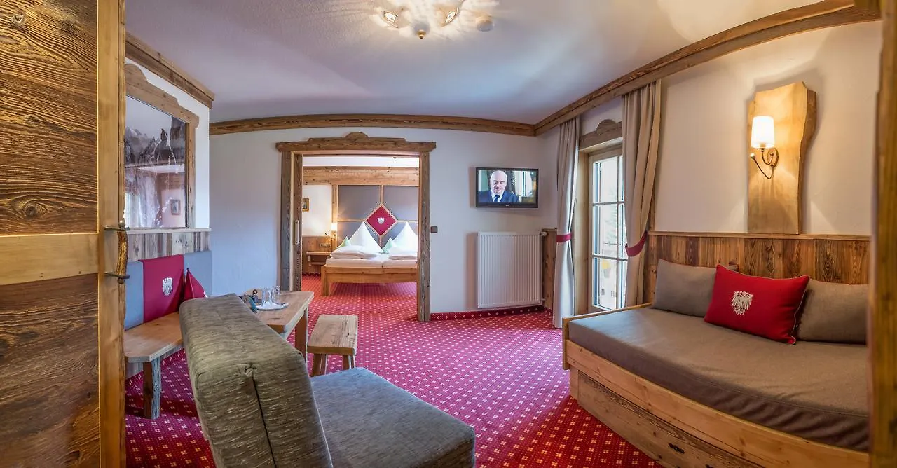 Groebl-Alm Hotel Mittenwald 3*,